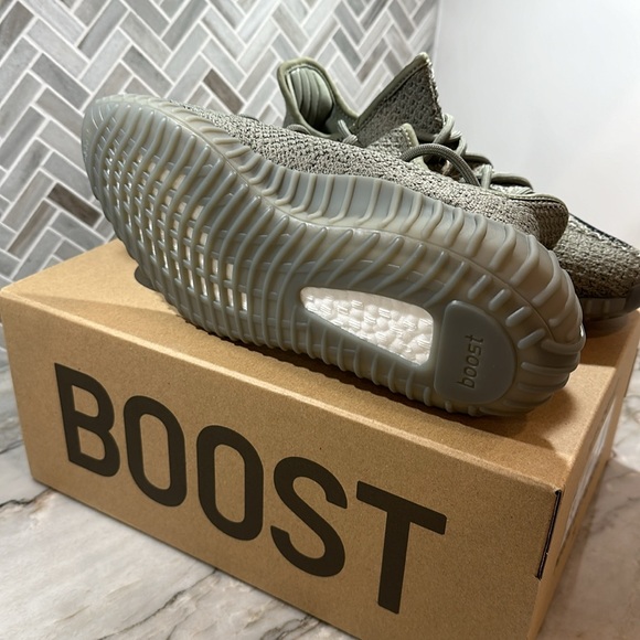 Yeezy 350 V2 Granite - Picture 5 of 5